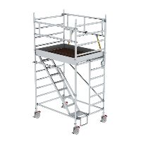 Gördülő állványzat SG 1,35 x 1,80 m, ferde feljáró létrákkal Platformmagasság 2,51 m